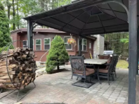 2 Queen and 2 Twin Beds