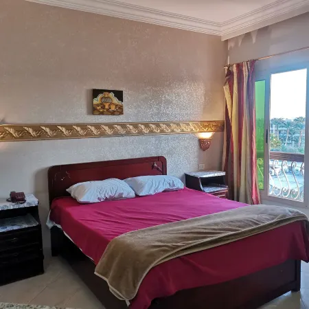 Golden Rose Hotel