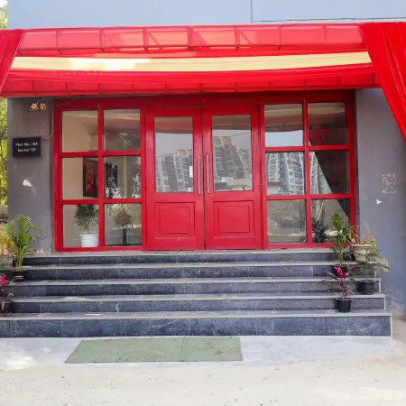 The Noida Grand 121