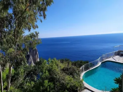 Villacore Capri