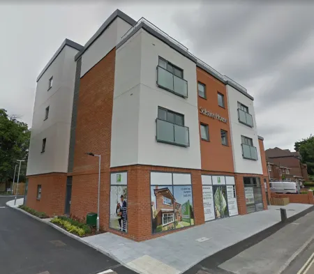 House of Fisher- Solstice House Apartments Отели в г. Фарнборо