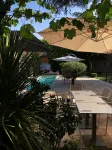 L' INATTENDU - Restaurant / Bar à cocktails / Chambre d'hôtes - piscine