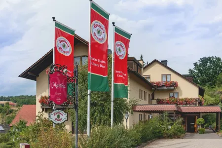 Hotel Restaurant Martha Отели в г. Майн-Таубер