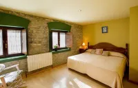 Hotel Rural Los Cerezos de Yanguas Hotels in Yanguas