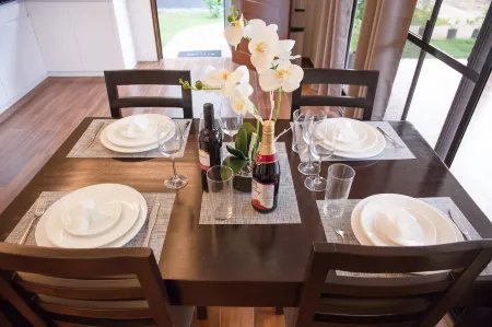 Aila Homestay Отели рядом с достопримечательностью «South Farm Panglao Bohol»