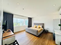 City Park Hotel Residences - balcony