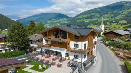 Hotel Herz3 Отели в г. Krimml