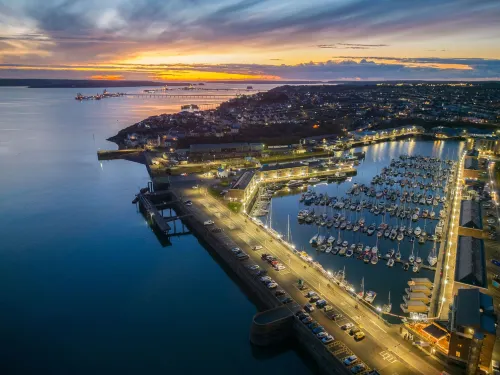 Fulke Street - 2 Bedroom Apartment - Milford Haven - Apartments
