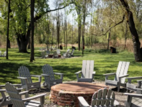 Hutton Brickyards Riverfront Hotel & Venue キングストンのホテル