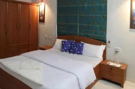 Hotel Berlin Отели в г. Гандинагар