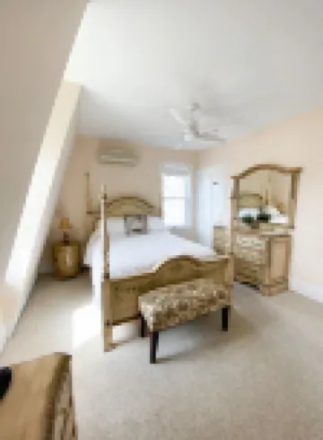 By the Sea Guests Bed & Breakfast and Suites
