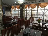 زيمبو جولدن هوتل