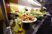 Golden Tulip Al Shakreen - servizio colazione