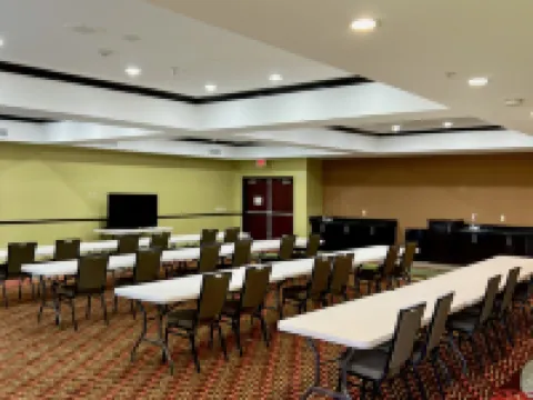 Holiday Inn Express & Suites Alva by IHG Hotels in Alva