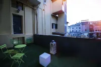 جيست هاوس أو أفيتاكامير ماجينتا بانثيون نافونا - جاكوزي