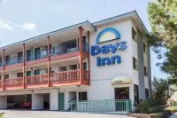Days Inn by Wyndham Anaheim West Hôtels à : Anaheim