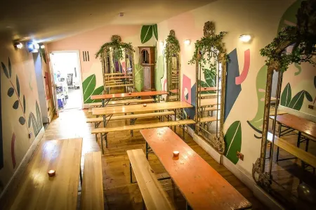 The Dark Horse Pub Отели в г. Олдленд Коммон