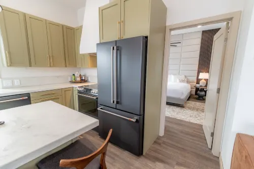Colony Suites - parking