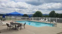 Comfort Inn & Suites Raphine - Lexington Near I-81 and I-64 Hotels in South River