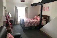 Old Hall Cottage Hotels in Hope