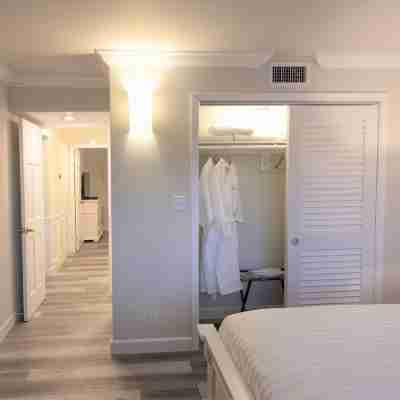 Dolphin Cove Rooms