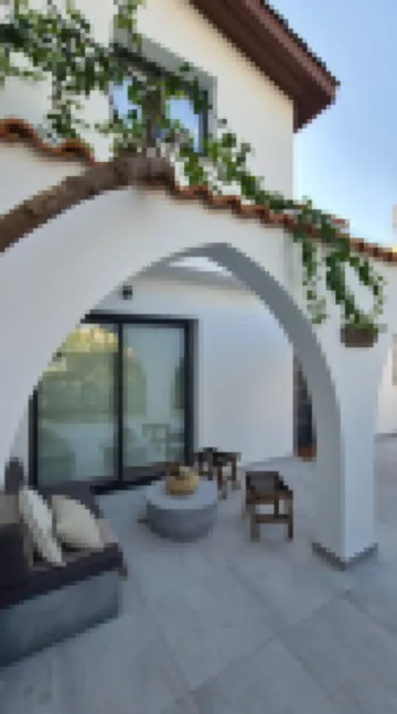 Phaedrus Living: Venus Seaview Lighthouse Villa
