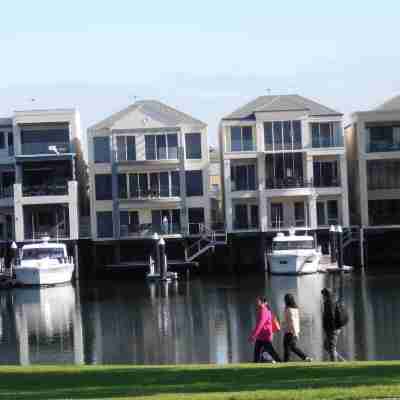 Haven Marina Motel Hotel Exterior
