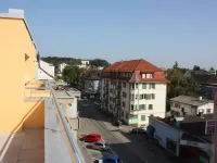 Swiss Star District 11 - Self Check-IN Hotels near Seebach