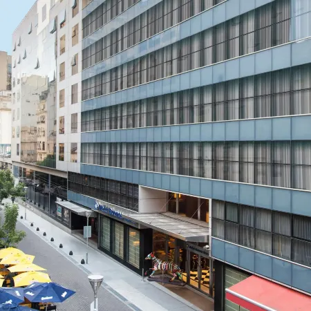 DoubleTree by Hilton Buenos Aires Отели рядом с достопримечательностью «Дворец Сан-Мартин»