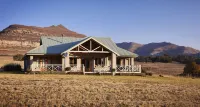 Dynasty Red Mountain Ranch Hotel di Qwa-Qwa