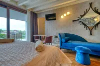 Palazzo Della Scala Spa Hotel Suites & Apartments Hotels in Lazise