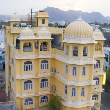 Bloom Boutique | Lake Pichola