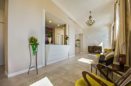 Il Gallo Bianco Отели рядом с достопримечательностью «Cagliari International Container Terminal CICT»