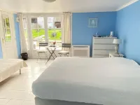 Les Mariniers Chambres d'Hôtes -Guest House - Bain Nordique en Option Hotels in Ange
