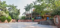 Rainbow Safari Resort Hotels in Sauraha