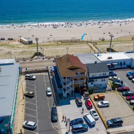 Boardwalk Hotel Charlee & Apartments Beach Hotel Oceanfront