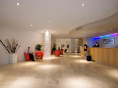 Oaks Townsville Gateway Suites Hotels in South Townsville