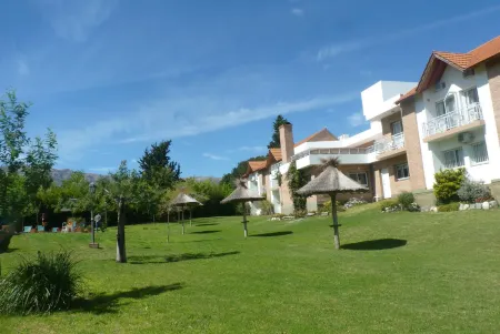 Hotel Terrazas del Rincon Отели в г. Хунин