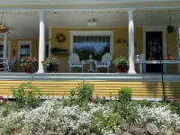 Freedom House B&B Hotels in Dexter