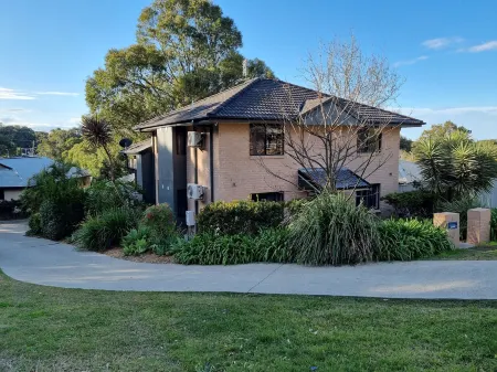 Blue Wren Lodge Waratah
