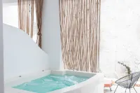 Bohemian Luxury Boutique Hotel, Adults Only - Hot Tub
