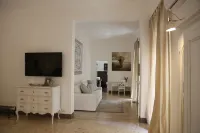 Dimi House