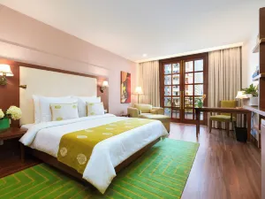 DLF City Club 5