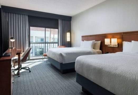 6. 코트야드 피닉스..