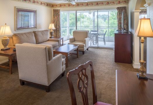 수퍼 8 바이 윈덤 브랜슨 / 셰퍼드 오브 더 힐스 익스프레스웨이