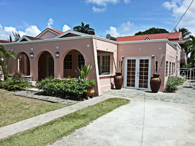 Beachcross Villa Apartments Отели в г. 