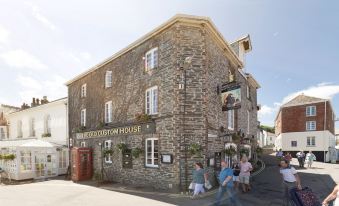 The Old Custom House