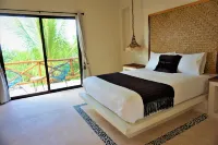 La Puerta Azul Beachfront - Adults Only