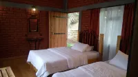 Tea Leaf Retreat Hotels in Deltota