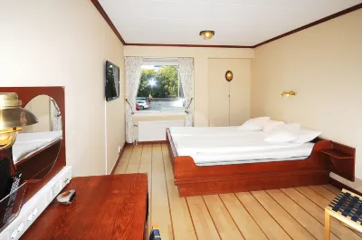 Hotell City فنادق في Motala